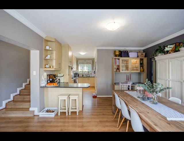 3 BEDROOM HOUSE TO LET IN VAN RIEBEECKSHOF